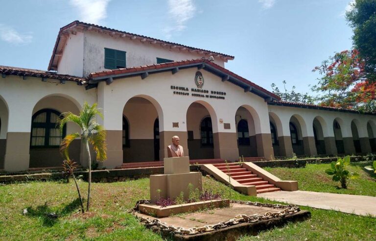 Escuela 615 , puerto iguazú